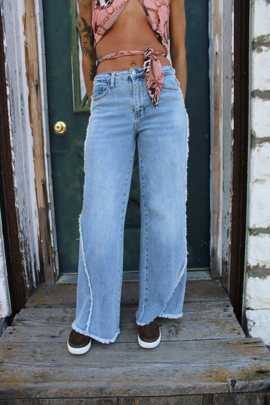 Judy Blue HW Retro Wide w/ Raw Twisted Outseam